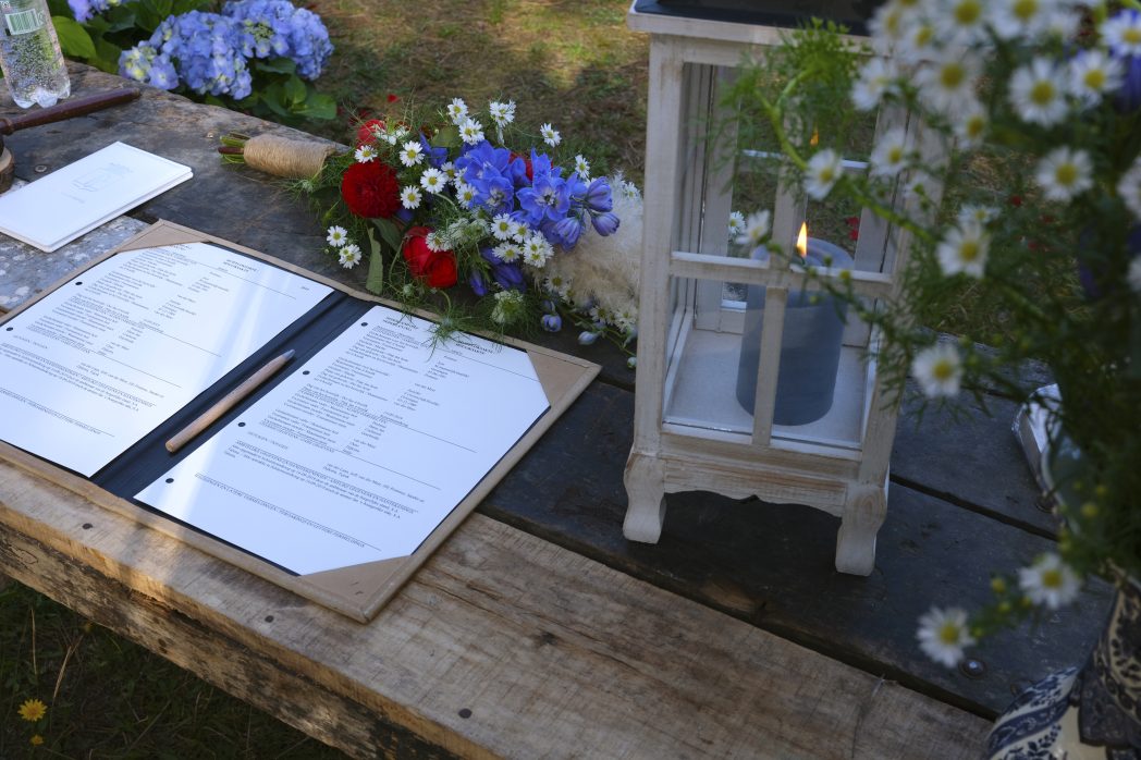 ceremonie, huwelijksakte, huwelijk bruidsboeket, windlicht